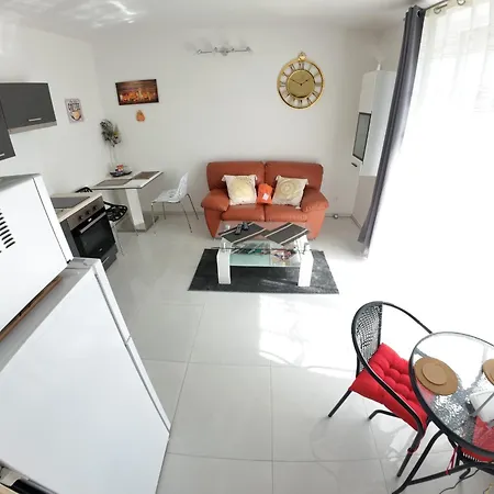 I&v - Adults Only 比尔森