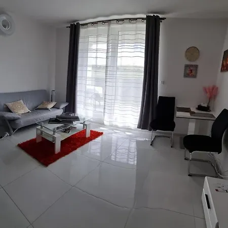 I&v - Adults Only 3*