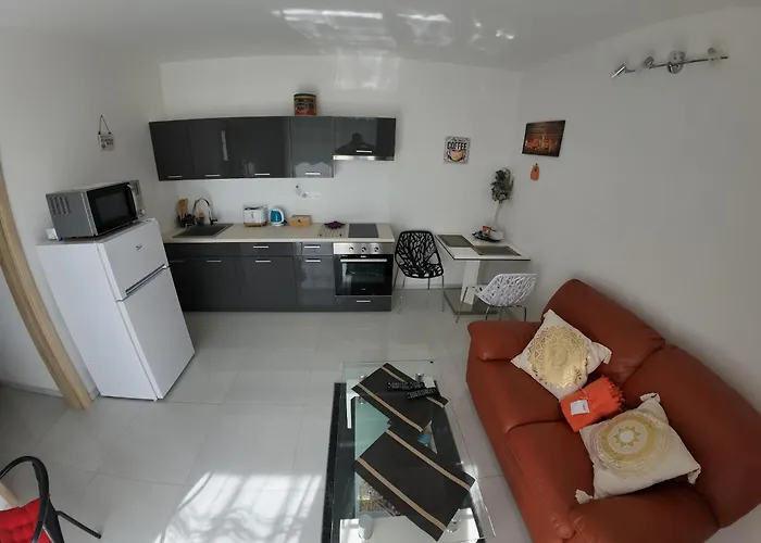 I&v - Adults Only 3* 比尔森